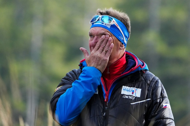 Почему старший тренер женской сборной России по биатлону Михаил Шашилов отсутствовал на эстафете – его тихо убирают?