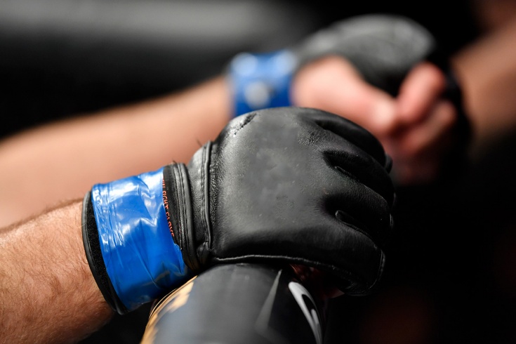 Боец MMA победил нокаутом за 18 секунд, перевернув Боец MMA победил нокаутом за 18 секунд, перевернув