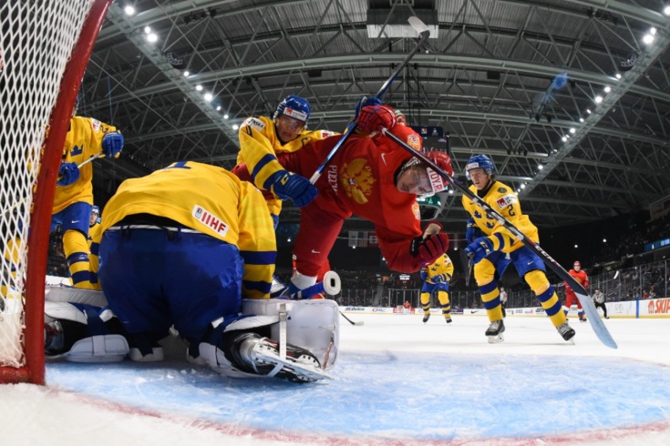 ВИДЕО: После победы российских хоккеисток болельщики из Чехии освистали гимн РФ