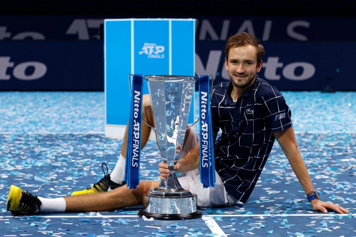 Даниил Медведев выиграл Итоговый турнир ATP — 2020, победив Доминика Тима в самом длинном трёхсетовом финале в истории