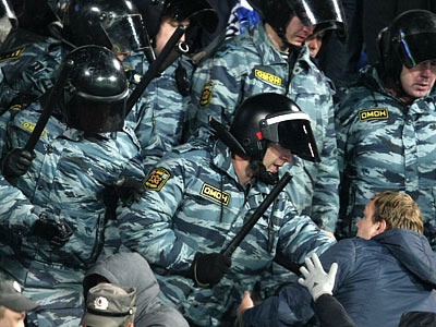 От чего нижегородский ОМОН так "дружелюбен" От чего нижегородский ОМОН так "дружелюбен"