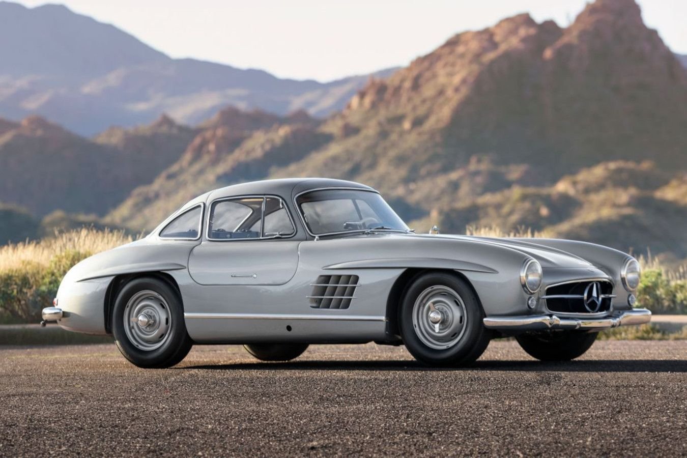 Редкий Mercedes-Benz 1955 года выставлен на аукцион. Таких менее
