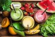 Без алкоголя и соков: каких продуктов стоит избегать во время диеты