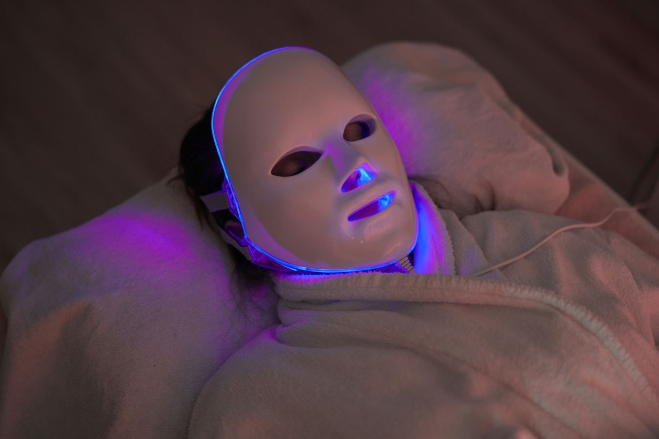 Чем опасны LED-маски