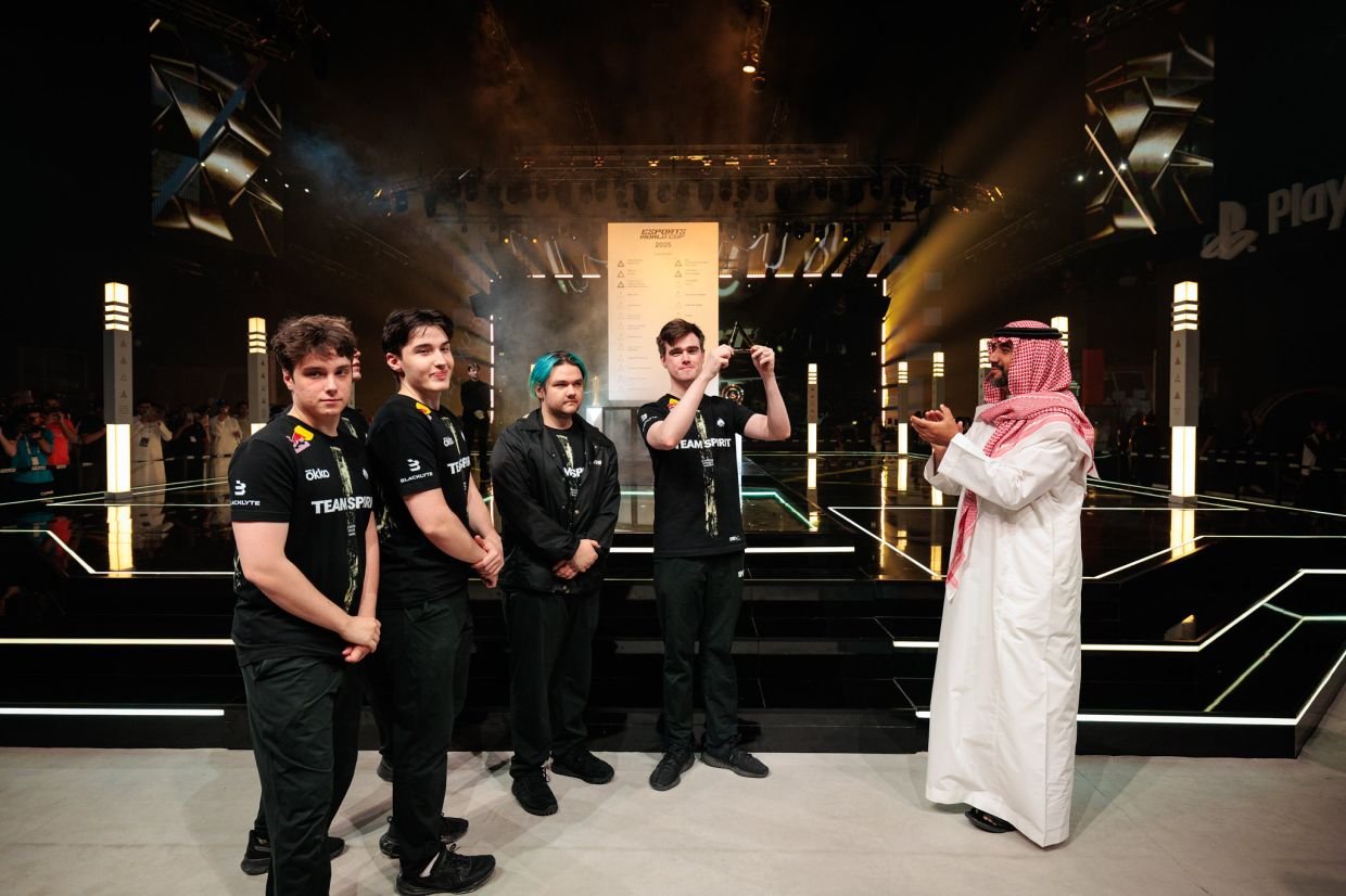 На прошлом Esports World Cup Мипошка стал чемпионом в роли капитана Team Spirit