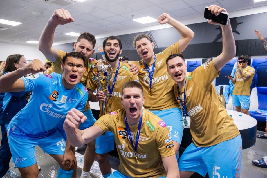 Чемпионская раздевалка «Зенита»